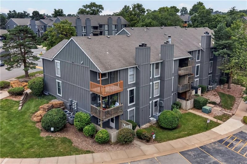 12726 110th Ter, Overland Park, KS 66210