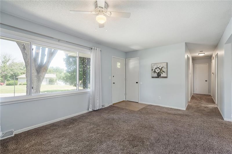 118 E Walnut St, Blue Springs, MO 64014