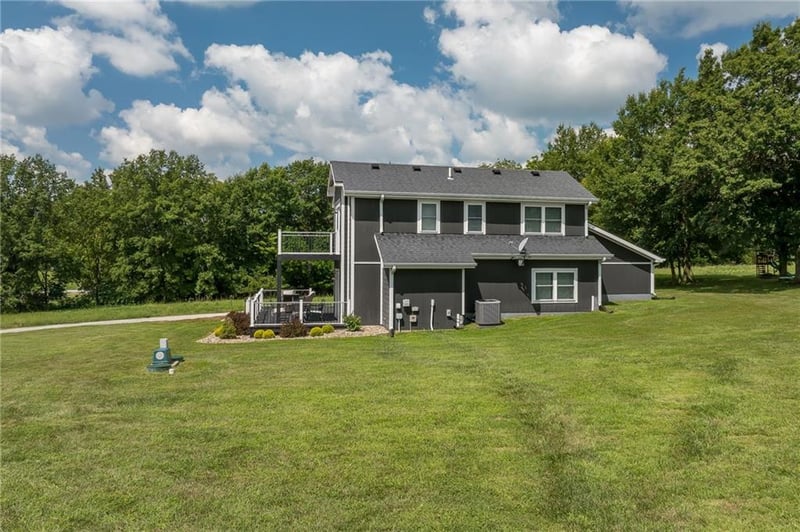 921 Lake Viking Ter, Altamont, MO 64640