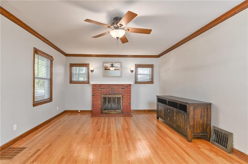 5833 Monrovia St, Shawnee, KS 66216