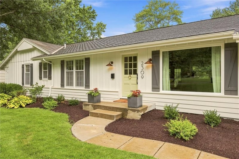 2309 W 104th St, Leawood, KS 66206