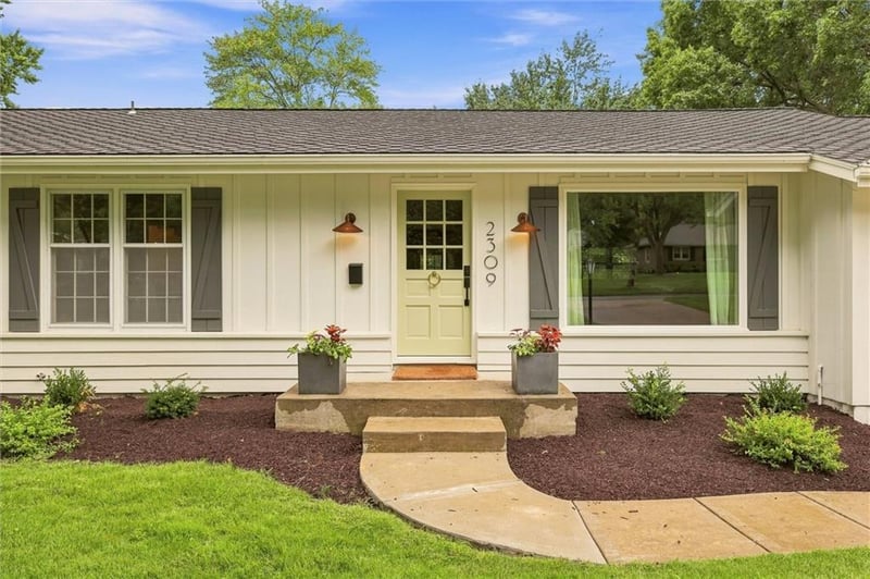 2309 W 104th St, Leawood, KS 66206