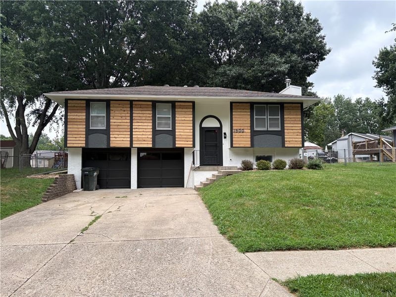 1500 50th St, Blue Springs, MO 64015