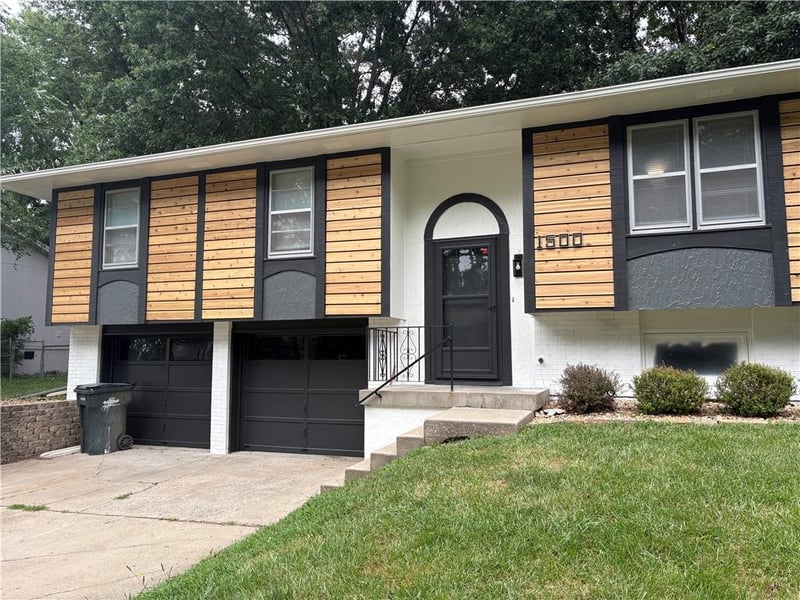 1500 50th St, Blue Springs, MO 64015