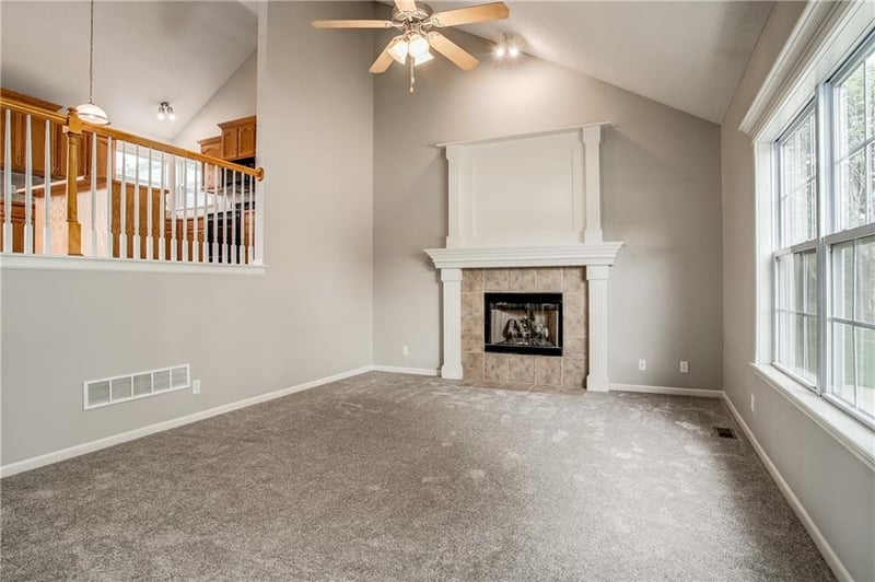 1324 Dalton Cir, Lee's Summit, MO 64081