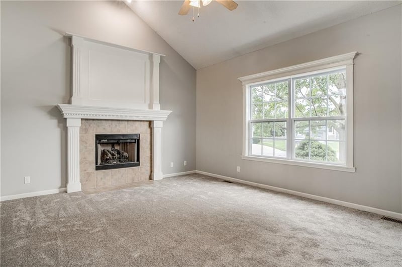 1324 Dalton Cir, Lee's Summit, MO 64081