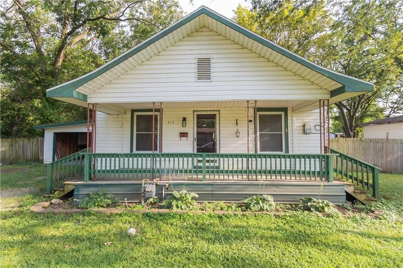 213 7th St, Cherryvale, KS 67335