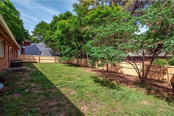 8021 Holmes Rd, Kansas City, MO 64131