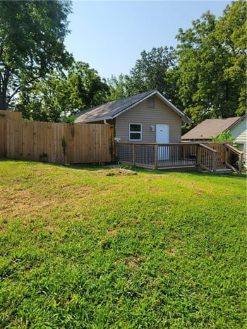 4208 Spruce Ave, Kansas City, MO 64130