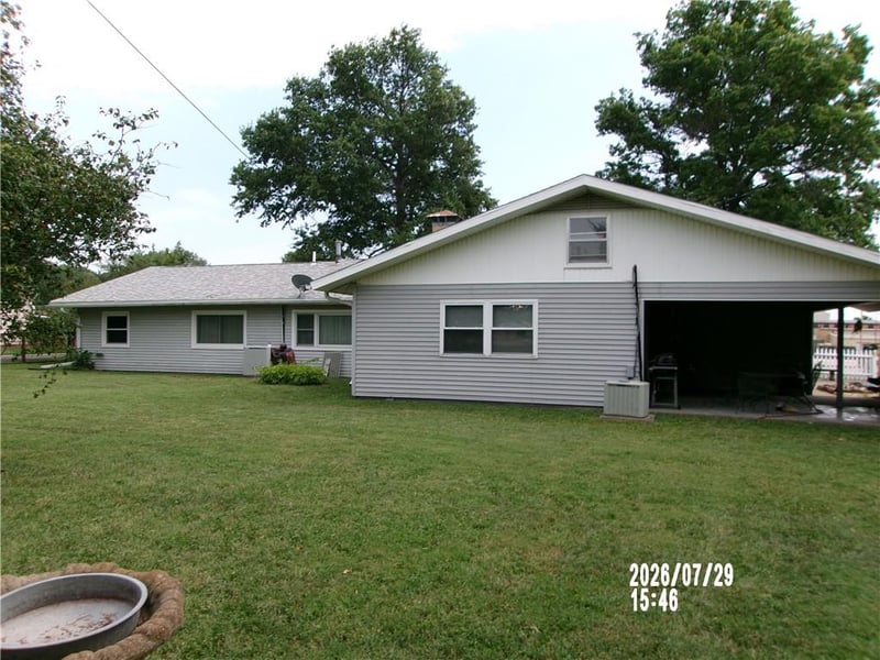 220 Garfield St, Iola, KS 66749