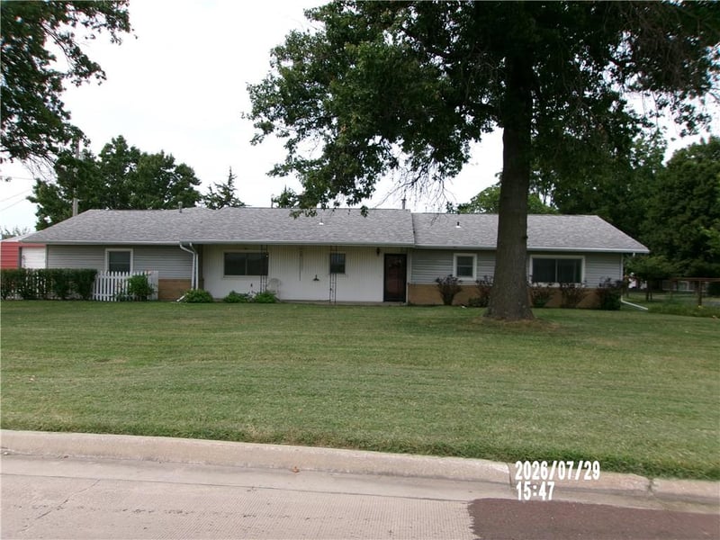 220 Garfield St, Iola, KS 66749