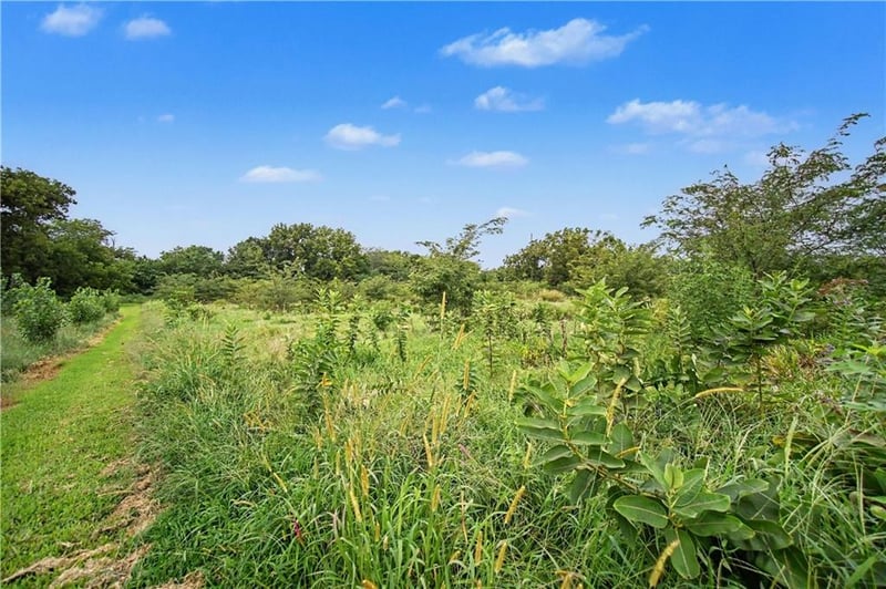 20136 Antioch Rd, Bucyrus, KS 66013
