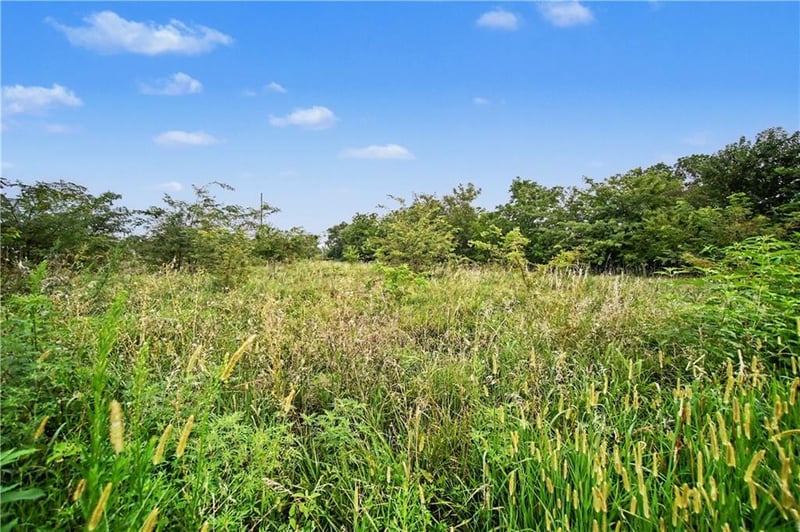 20136 Antioch Rd, Bucyrus, KS 66013