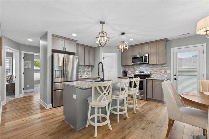 1722 Joann Dr, Raymore, MO 64083