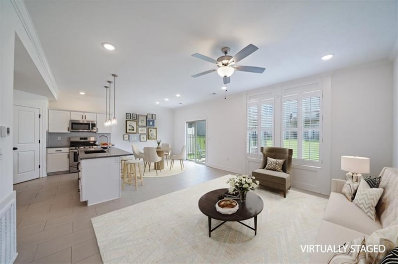 7328 Aaron St, Parkville, MO 64152