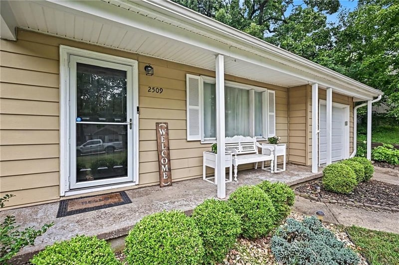 2509 46th Ter, Kansas City, MO 64116
