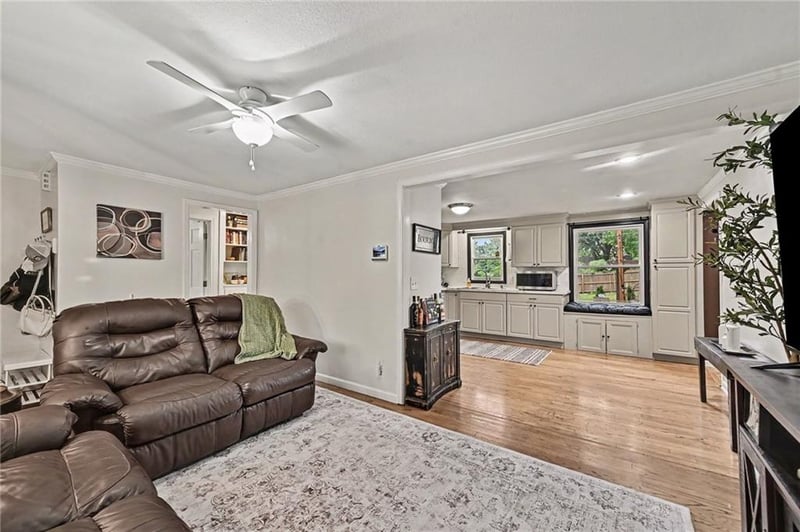 2509 46th Ter, Kansas City, MO 64116