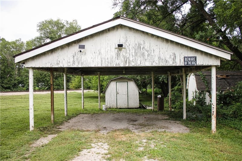 203 Elm St, Clinton, MO 64735