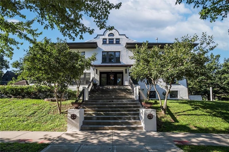 401 36th St, Kansas City, MO 64109
