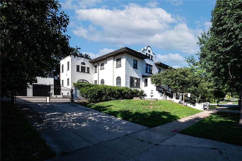 401 36th St, Kansas City, MO 64109