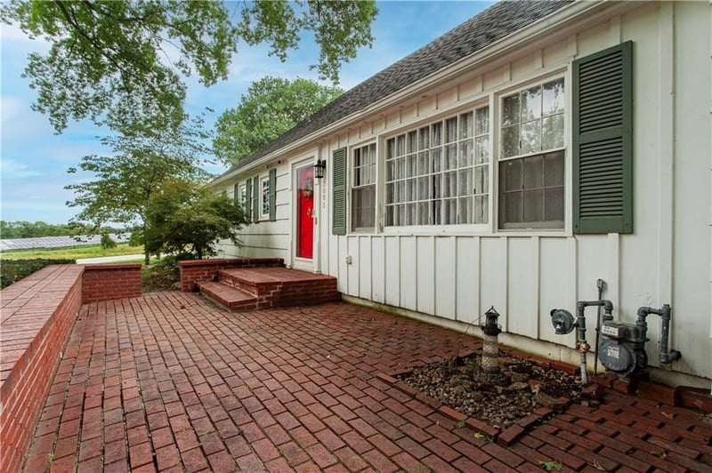 2801 S Overton Ave, Independence, MO 64052