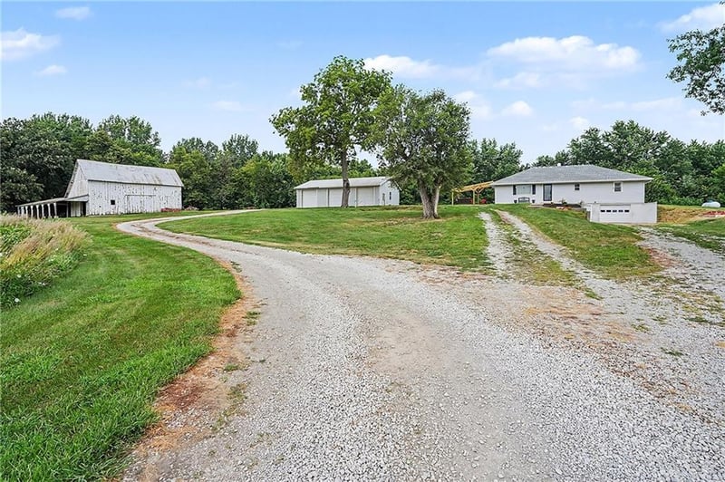 10189 Saxton Easton Rd, Easton, MO 64443