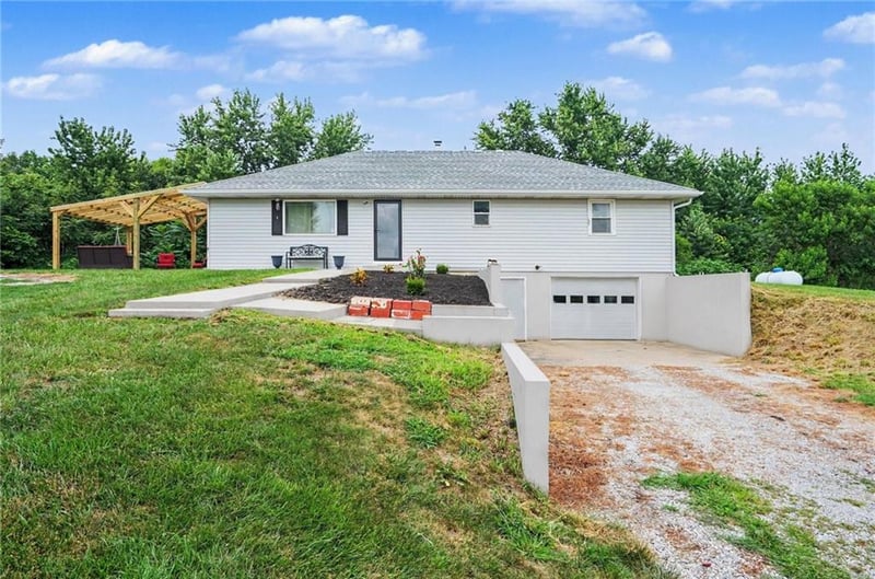 10189 Saxton Easton Rd, Easton, MO 64443