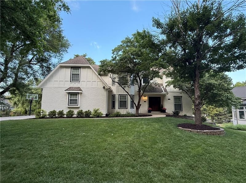 11404 Linden St, Leawood, KS 66211