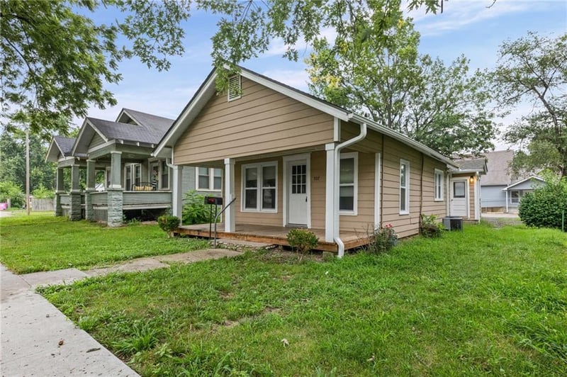 707 Tremont Ave, Ottawa, KS 66067