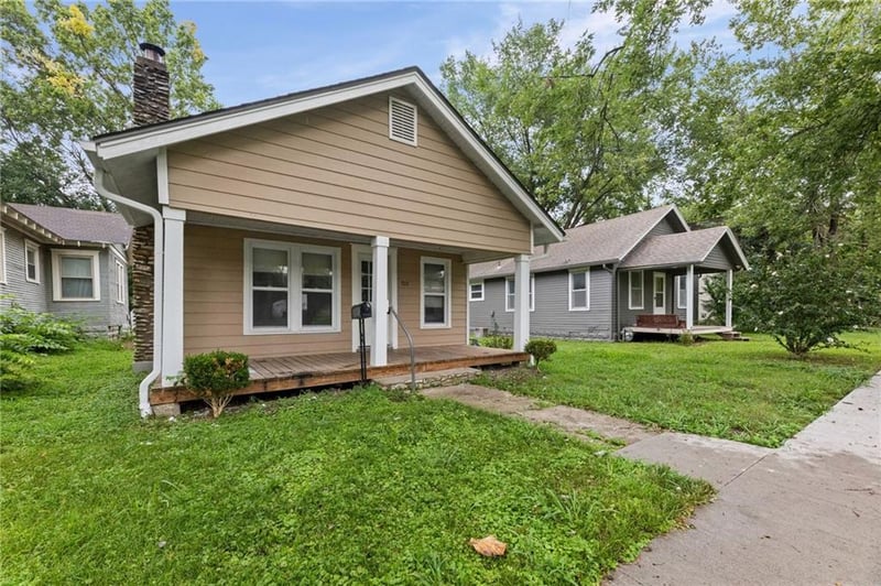 707 Tremont Ave, Ottawa, KS 66067