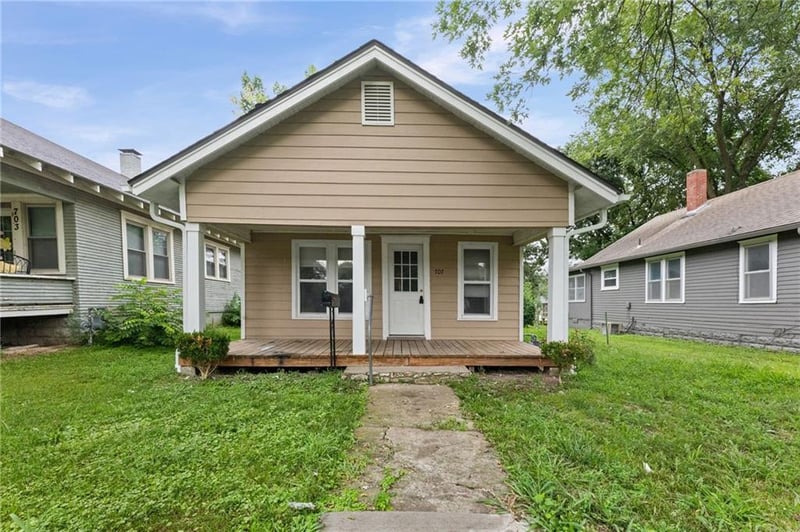 707 Tremont Ave, Ottawa, KS 66067