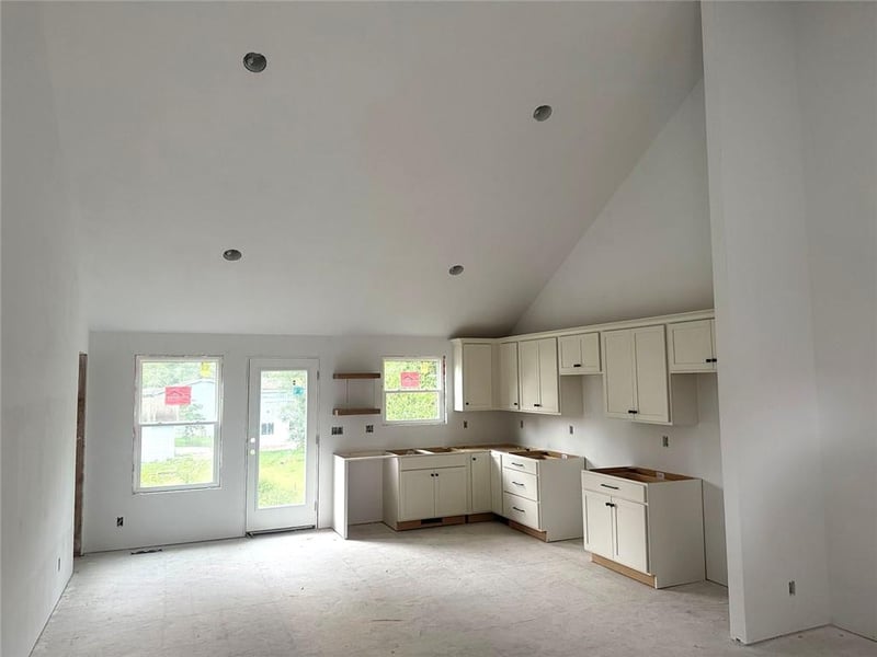 800 SW South Ave, Blue Springs, MO 64015