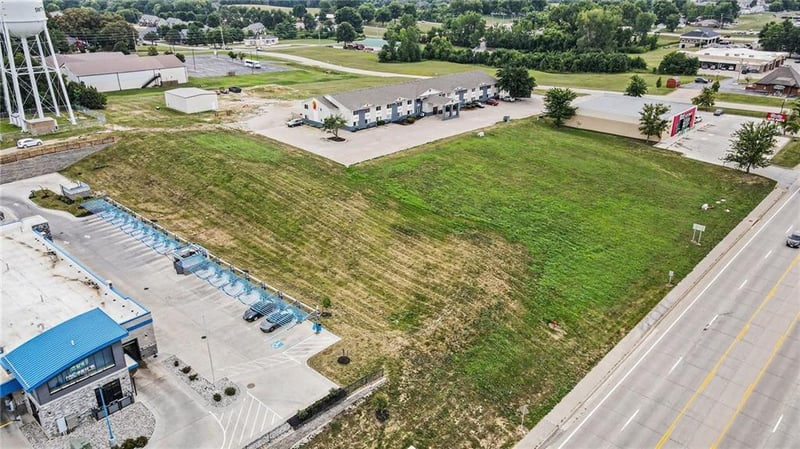 000 169 Hw, Smithville, MO 64089