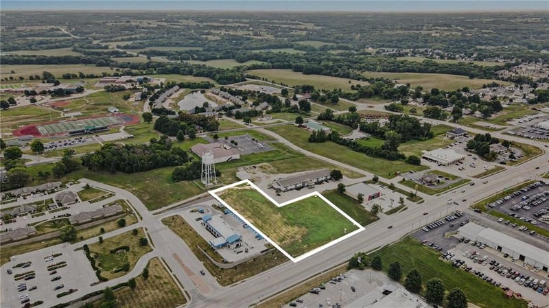 000 169 Hw, Smithville, MO 64089
