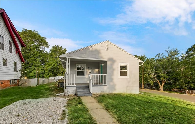 7900 Chestnut Ave, Kansas City, MO 64132
