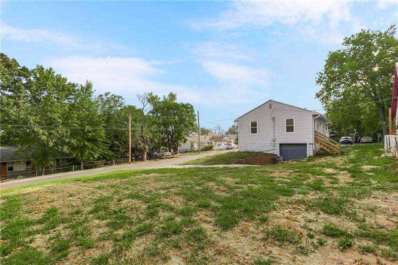 7900 Chestnut Ave, Kansas City, MO 64132