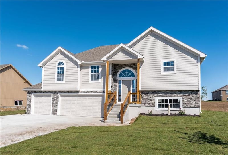 1675 156th St, Basehor, KS 66007