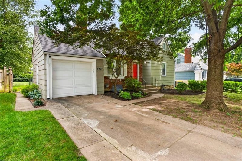 8407 Mercier St, Kansas City, MO 64114