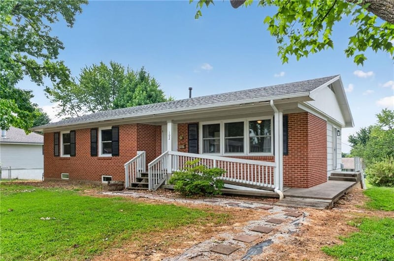 102 E Hospital Rd, El Dorado Springs, MO 64744