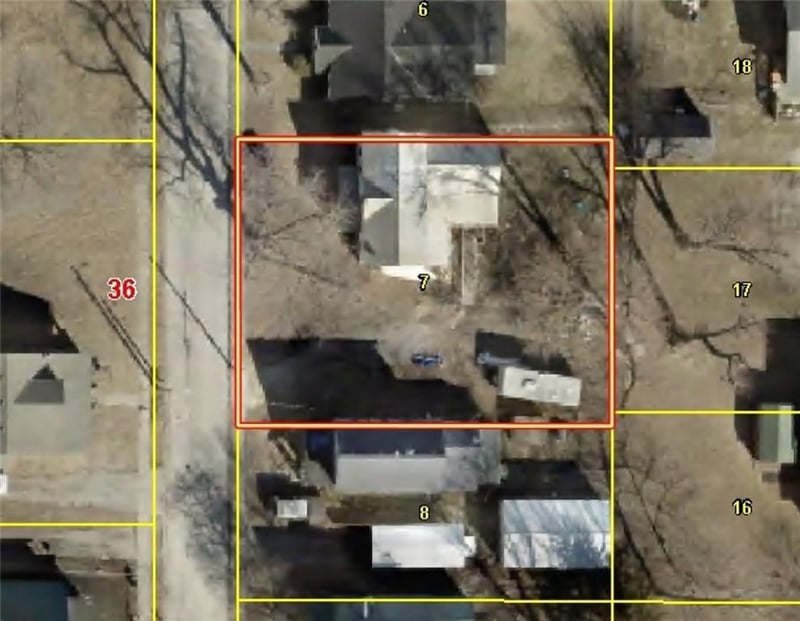 903 Woodward St, Chillicothe, MO 64601