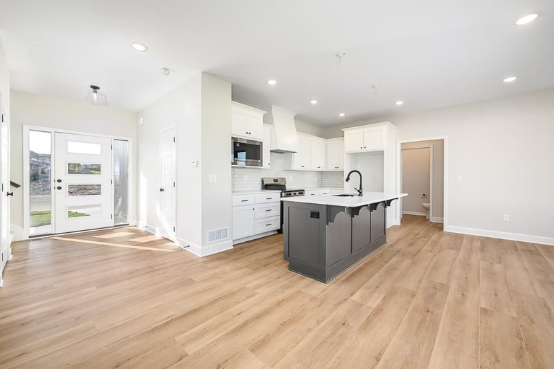 136 Brookwood St, Lansing, KS 66043