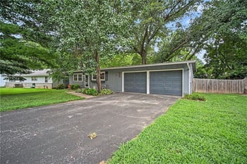 3626 N Lister Ave, Kansas City, MO 64117