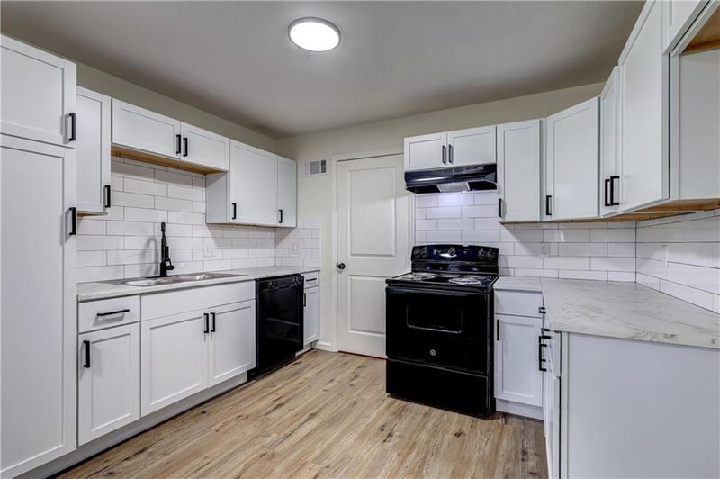 7800 108th St, Kansas City, MO 64134