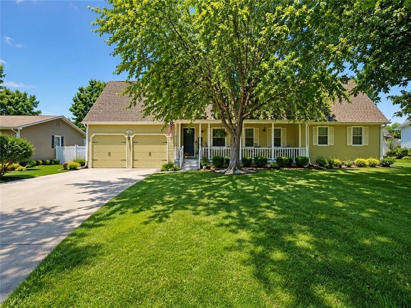 1735 S Ash St, Ottawa, KS 66067
