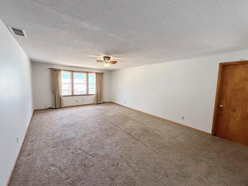 1409 32 Hw, El Dorado Springs, MO 64744