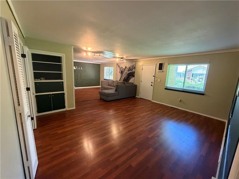 7909 Grandview St, Overland Park, KS 66204
