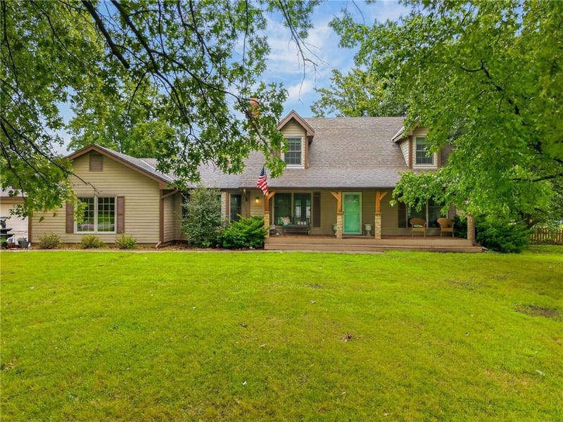 25302 E 130th St, Greenwood, MO 64034