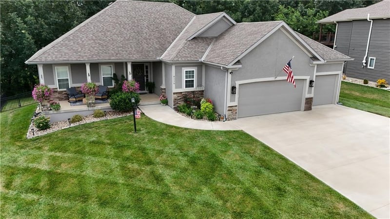 4116 Autumn Ridge Ct, St Joseph, MO 64505