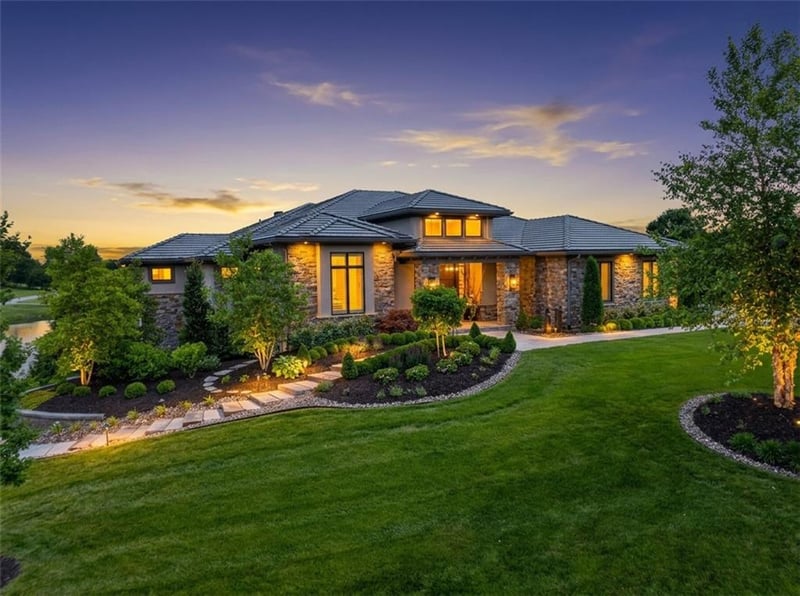 8085 Green Glades Ct, Kansas City, MO 64152