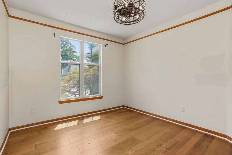 1704 Hunter Dr, Olathe, KS 66061